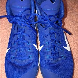 Youth basketball shoes